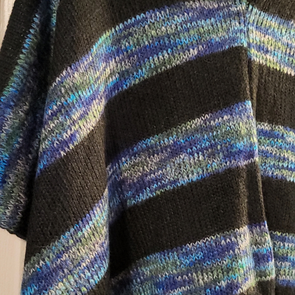 Sweater/shawl - Picture 2 of 2